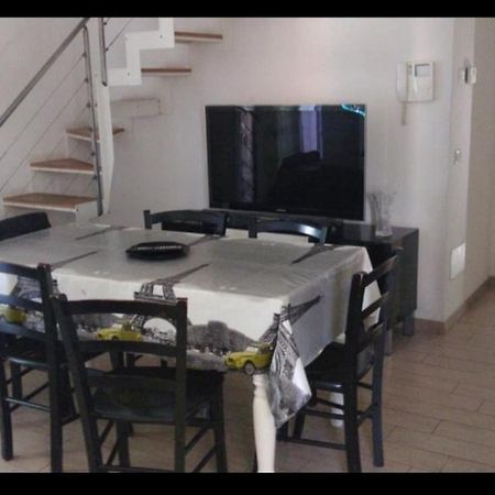 Holiday Home Michela Milano Marittima Bagian luar foto