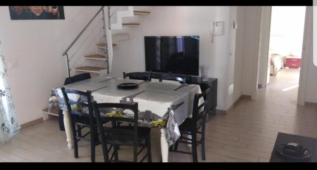 Holiday Home Michela Milano Marittima Bagian luar foto